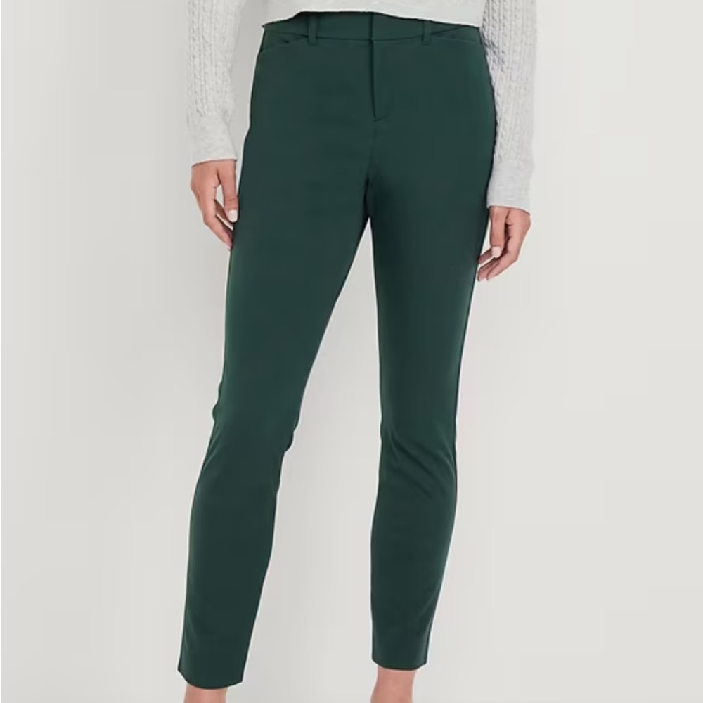 Old Navy High-Rise Pixie Pants in Dark Green